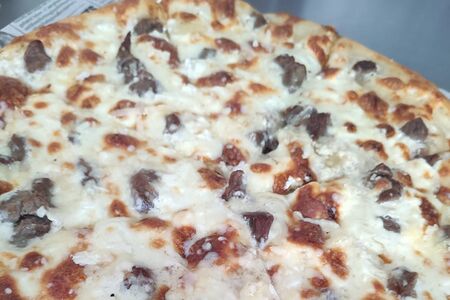 Пицца телятина в пармезане