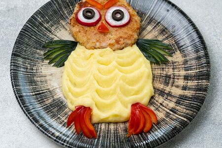 Куриная котлетка Совёнок с картофельным пюре