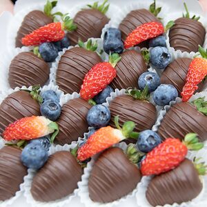 Клубника в шоколаде Classic chocolate со свежими ягодами 12-16 шт.