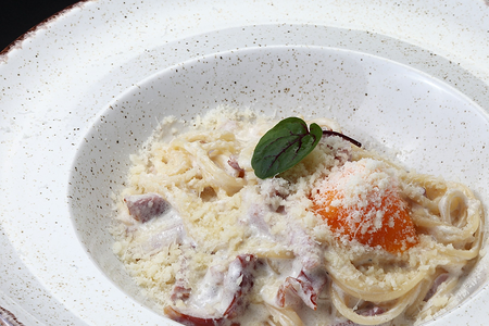 Паста карбонара с желтком су-вид