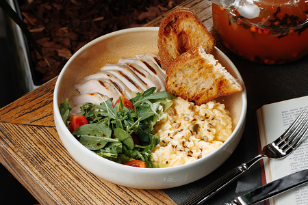 Куриная грудка со скрэмблом