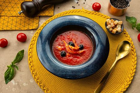 Томатный с курицей