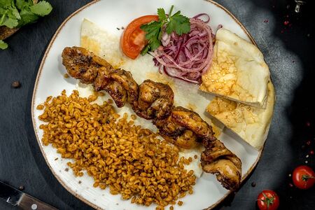 Шашлык куриный с гарниром