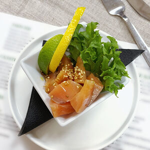 Чикетти Лосось слабой соли с листьями салата