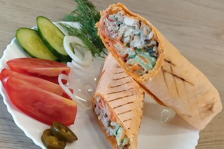 Шаверма в сырном лаваше