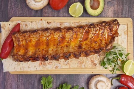 Свиные ребра на мангале