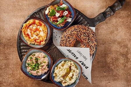 Мезе-сет из 4 закусок с брецелем