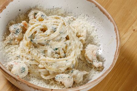 Паста с креветками в сливочном соусе