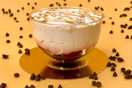 Трайфл ягодный с черникой, малиной и медом