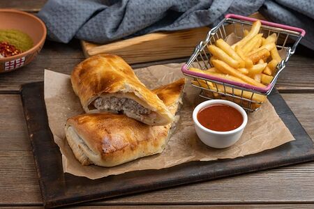 Кебаб в тесте с курицей и сыром