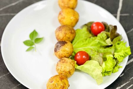 Картофель на мангале