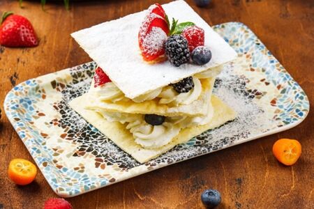 Мильфей с ягодами