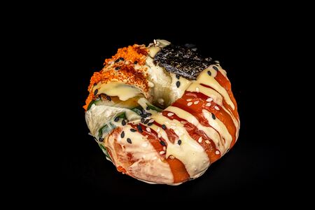 Суши-пончик с тунцом