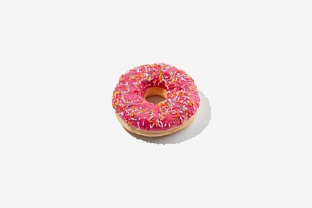 Донат с клубничной начинкой