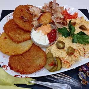 Драники с грибным соусом