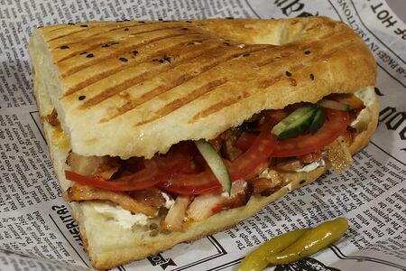 Шаурма из курицы в турецком хлебе