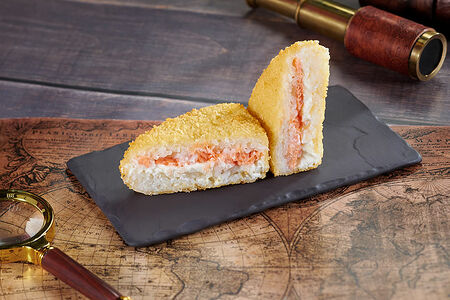 Онигири темпура с лососем терияки