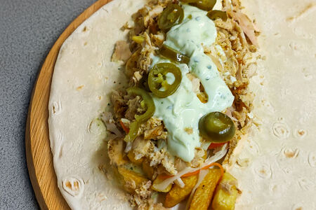 Шаверма в лаваше + халапеньо