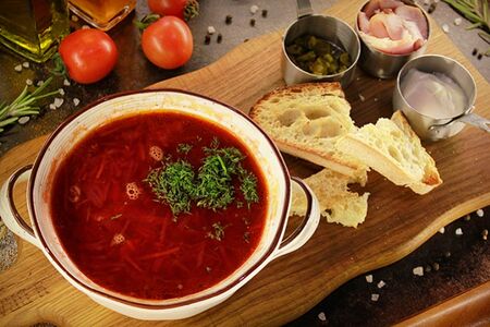 Борщ с томленой говядиной