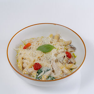 Паста с курицей и грибами