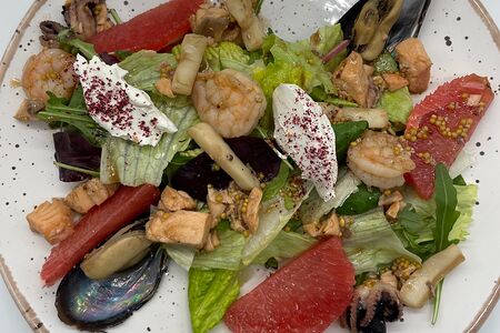 Салат теплый Адриатика из морского ассорти