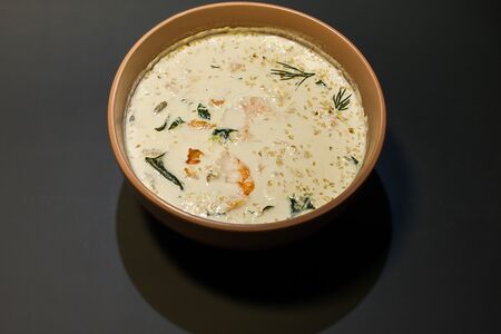 Сливочный с угрем