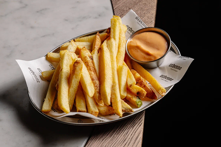 Картофель фри с соусом гольф