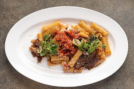 Таглиони с копченым брискетом