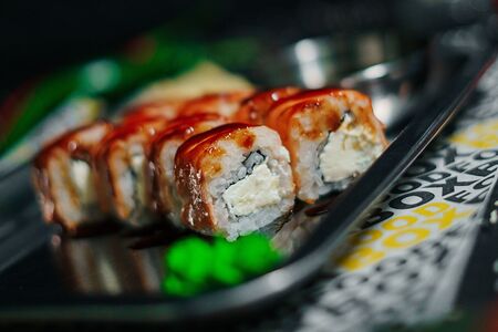 Запеченный ролл Филадельфия