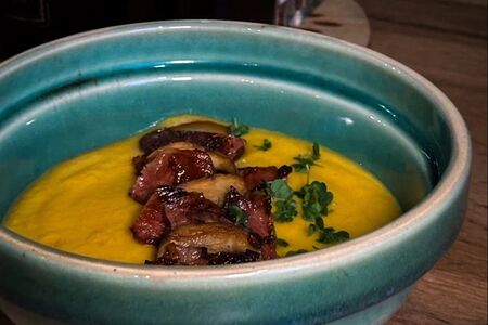 Суп тыквенный с беконом и грибами