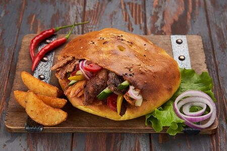 Шаурма в пите с телятиной и курицей