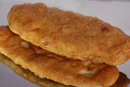 Пирожок жареный с картошкой и курицей