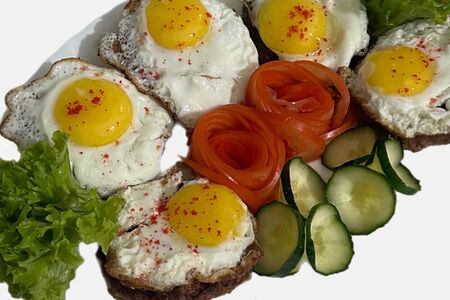 Бифштекс из говядины с яйцом от шефа