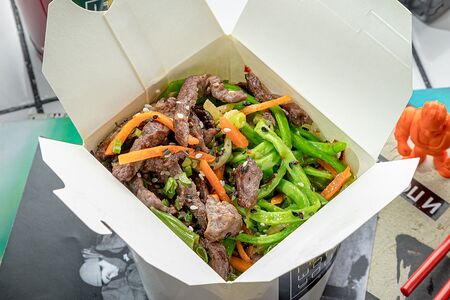 Вок с говядиной