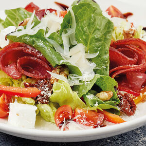 Салат с вяленой говядиной