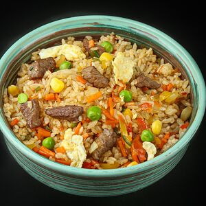 Рис с говядиной и яйцом