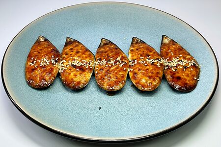 Мидии запеченные под соусом дорблю