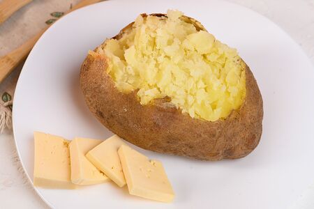 Картофель, запеченный с сыром