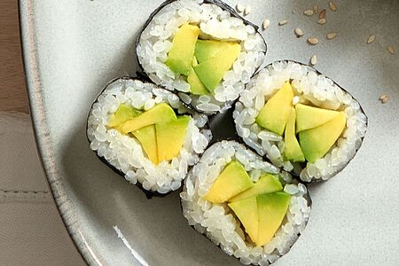 Маки с авокадо