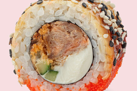 Дракон ролл с лососем