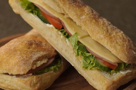 Сэндвич-чиабатта с говядиной и сыром