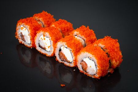 Калифорния с лососем и креветкой