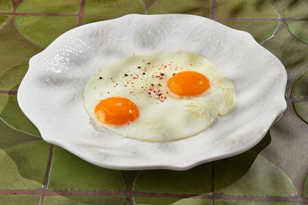 Яичница из двух яиц