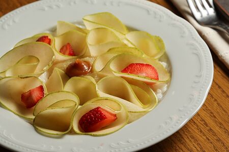 Каша рисовая, яблочное пюре