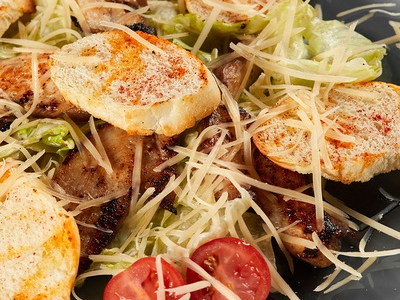 Цезарь с курицей