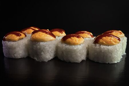 Запеченный ролл с цыпленком 