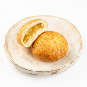 Пирожок с яблоком