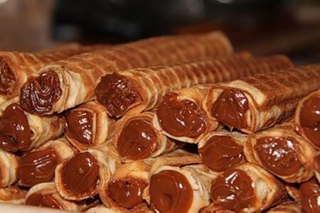 Вафельная трубочка с варёной сгущенкой