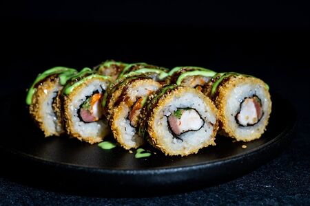 Темпурный с креветкой и тунцом