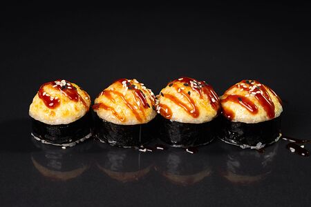 Запечённый ролл с копчёным лососем